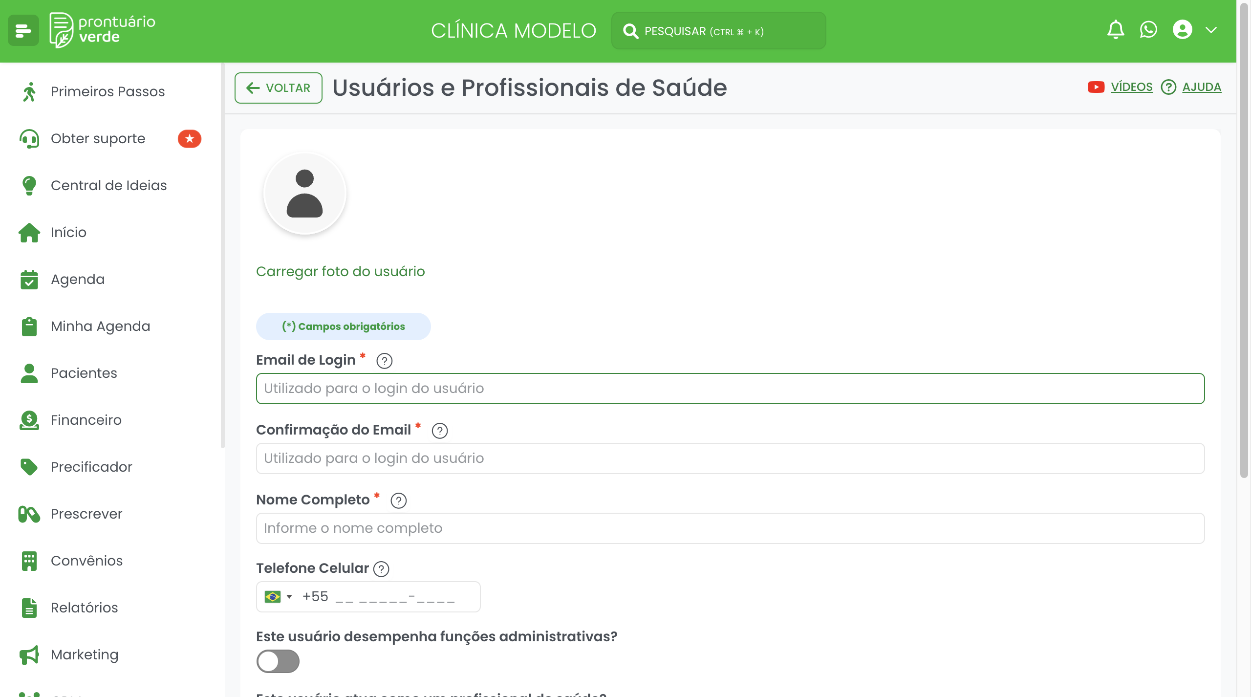 Tela Criar Usuário do Prontuário Verde com os campos e-mail de login, confirmação do e-mail, nome completo, telefone celular e as perguntas de funções administrativas, profissional de saúde e vendedor